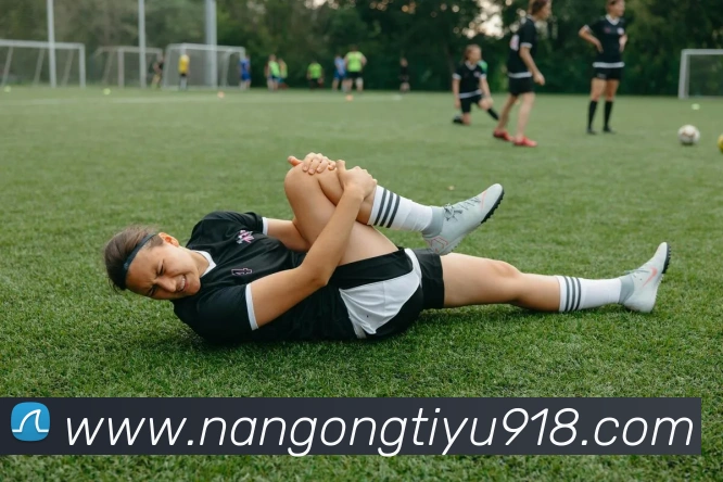 米兰球员对点球判罚表示不满感到平局带来的巨大挫败感